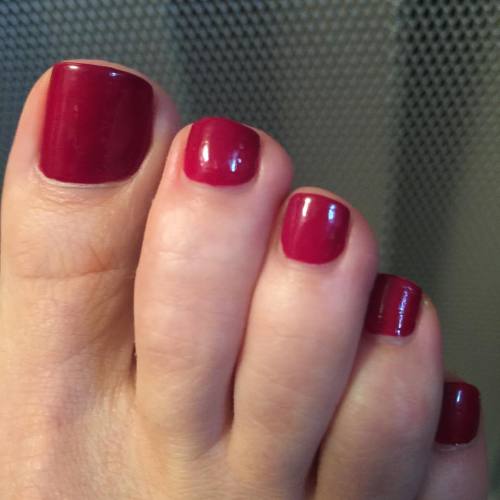 stellaliberty:New pedicure contest: $1 to participate. Snapcash to sessions.liberty@gmail.com guess 