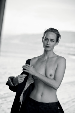 flashesofmagnesium:  Amber Valletta by Peter