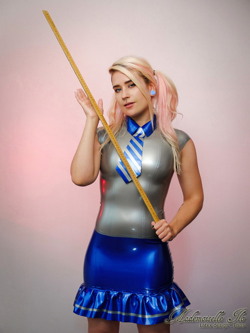 Mademoiselle Ilo - Schoolgirl latex dressModel : Nova Photo : Hugohttps://www.mademoiselle-ilo.fr