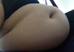 fatgirlbellylover:  I thought you might appreciate some nice belly pics to add to your already amazing collection on your blog 😜😘  I VERY much appreciate your belly pics! Lookin hot girl! Thank you!! 😙