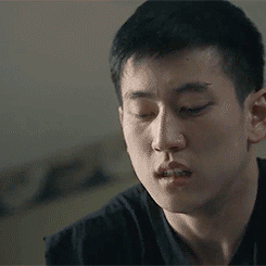 kuaytalk:  moreasiansplease:  http://www.queerclick.com/asians/images/2013/02/jake-choi-4.gif