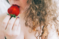 coffee-clubbers:  Soaking up the sun (through my window of course) and enjoying the delicious fruits that come around. I’m not the biggest fan of summer because the humidity is dreadful, but I do love the happy vibe it brings. I can’t eat strawberries