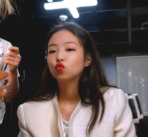 Jennie’s Choice: Cat Paw Game!