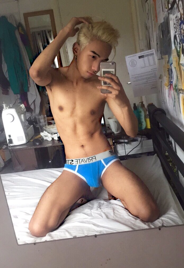 sumtingwong2:  Cute blonde asian boy