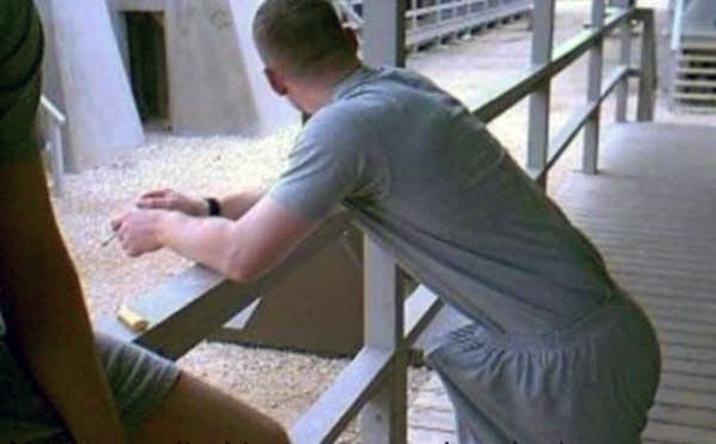bigbottommark:  watchingmen: Army frustration Please follow these blogs! - candid♂male