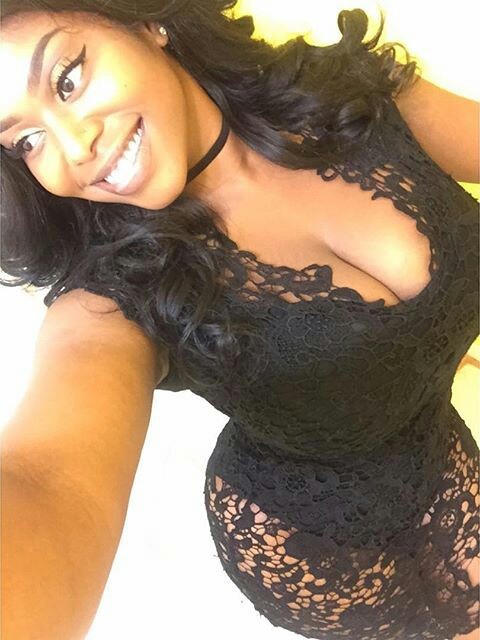 melaninblessedwomen:  #melaninmonday  That smile&hellip;