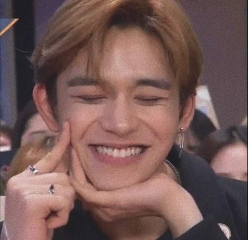 kpopscafe: squish
