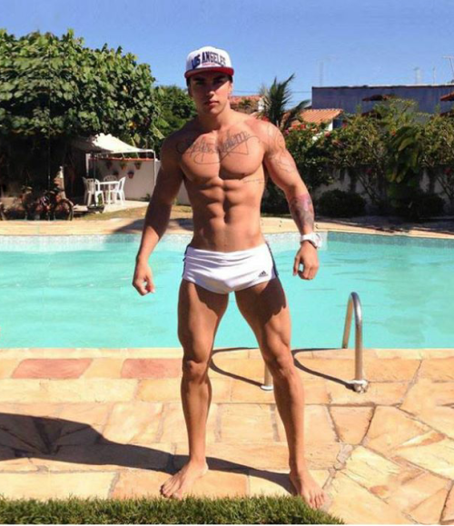 johnmaleco: #strong #muscle #feet