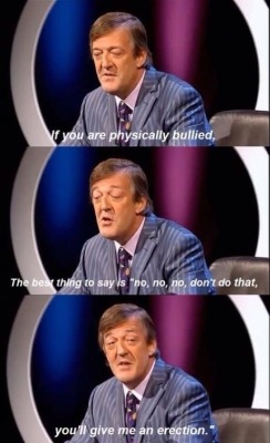 failnation:  Stephen Fry doesn’t mess aroundhttp://failnation.tumblr.com