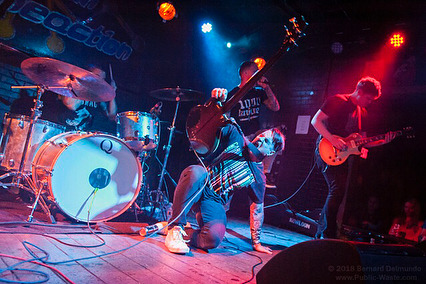 Photos of @lessartband from last weekend’s @chainreactionca show are up now on  www.Public-Was