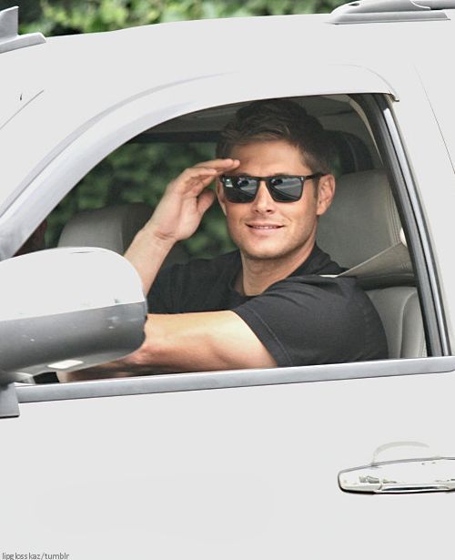 lipglosskaz:  x  On set pic spam 14/20 