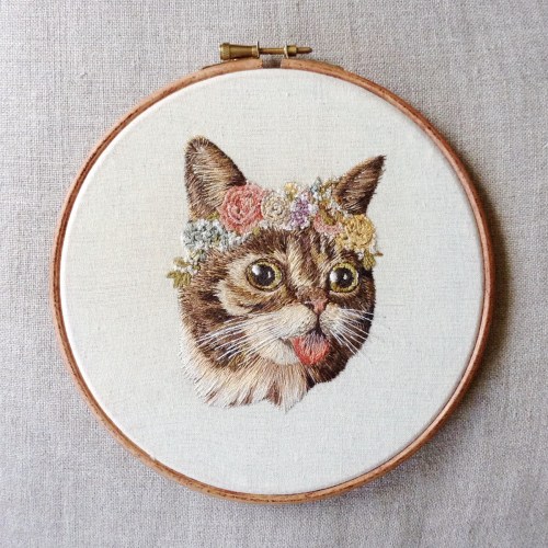 culturenlifestyle: Delicate Nature and Animal Embroidery by Emillie Ferris  UK artist 