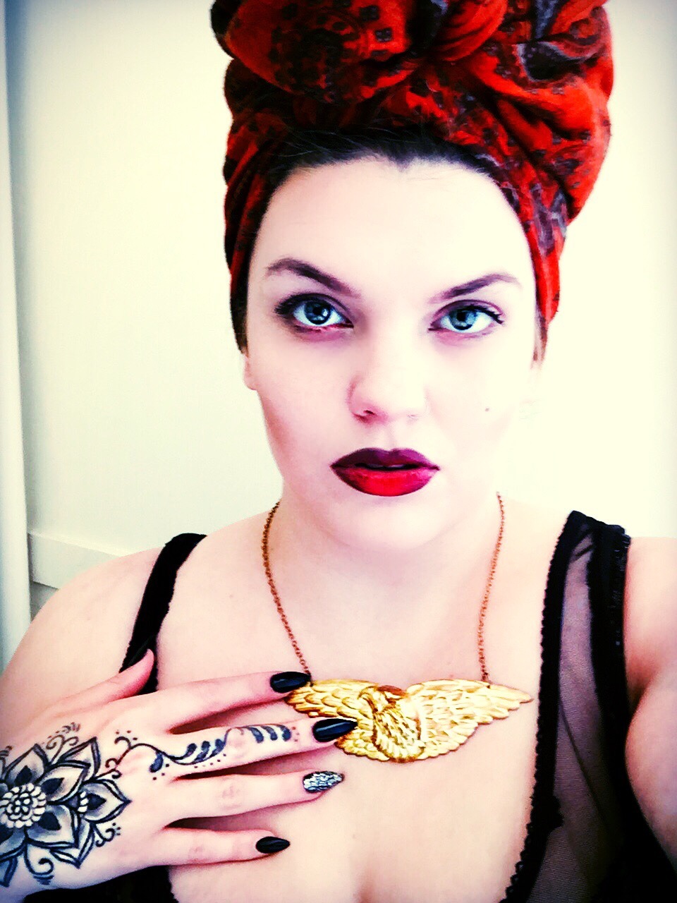katanafatale:  I give to thee, my favorite selfies and non professional photos (except