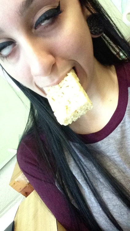 bonnieconnell:  I love Rice Krispie treats