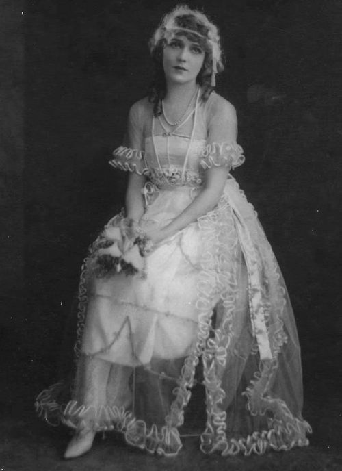 silent–era:Mary Pickford in her wedding dress from her second marriage to Douglas Fairbanks, 1