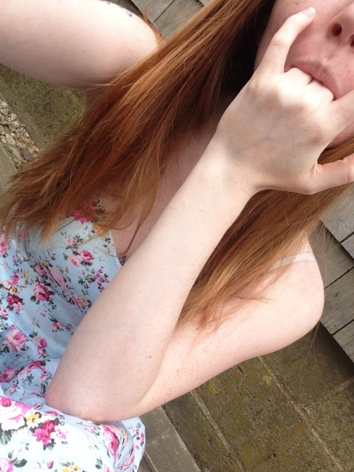 kuntttklawsss:  Kitten got out and got dirty oops hehe 