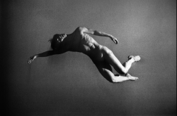 shihlun:  LIU Chen-Hsiang 劉振祥, “Mountain Ghost” from The Nine Songs (Cloud Gate Dance Theatre), 1993. 