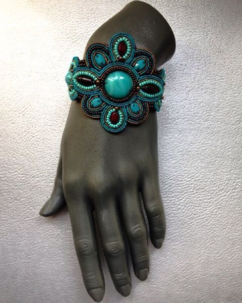 #accessoire #mode #bijoux #bracelet #manchette #pierre #turquoise #bohème #boho #bohemian #feminin #girlie #eshop #fificanarishop #shoponline #lille #lillemaville fifi-canari.com (à Fifi canari shop)