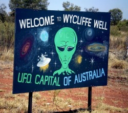 sixpenceee:  Wycliffe Well: The UFO Capital