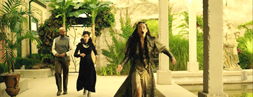 juliaowicker:Aneela feeling how Jaq gets shot (an excuse to gif the iconic shot of her coat floating