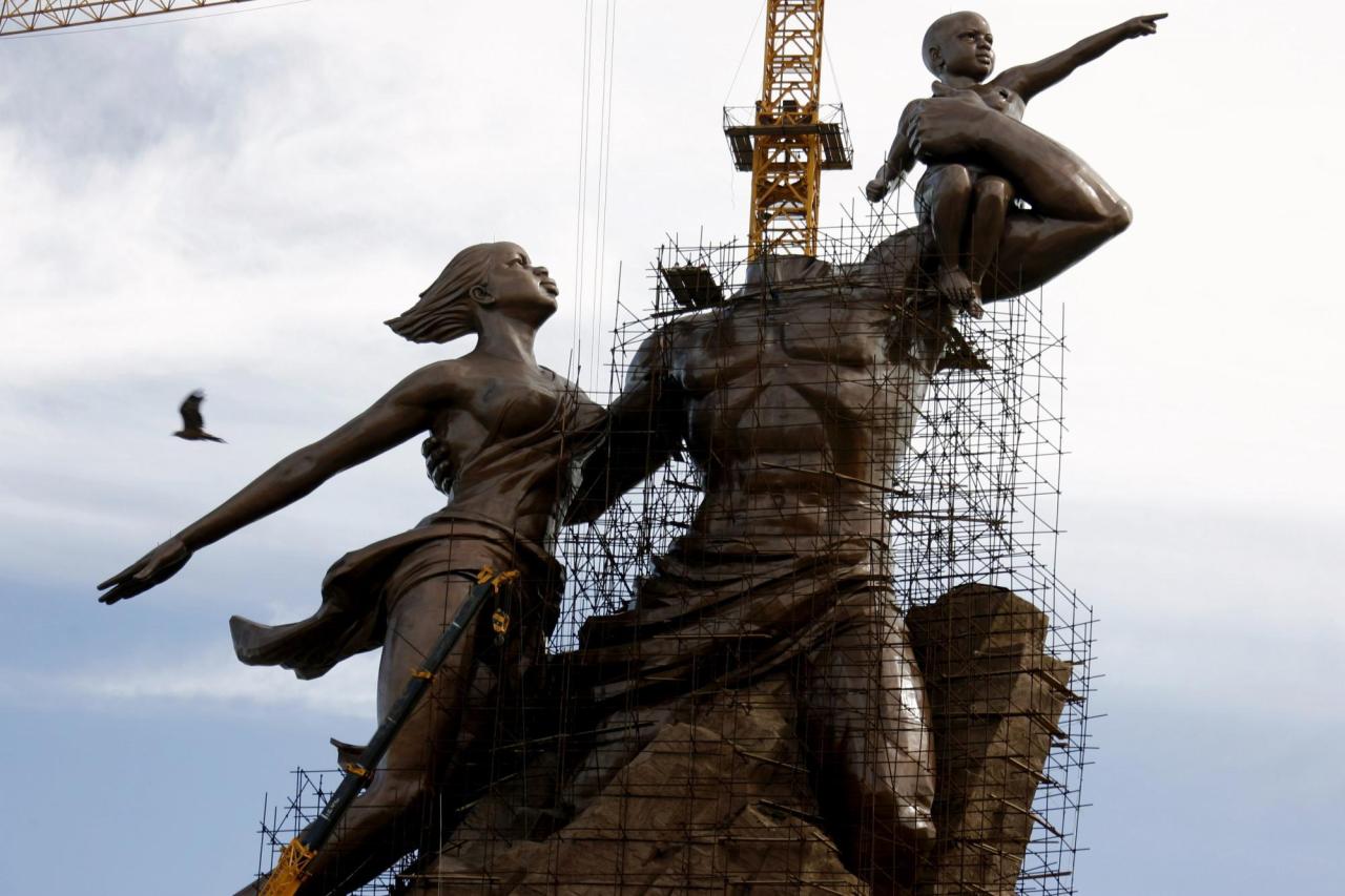 heatnap: The African Renaissance Monument (undergoing construction), Senegal 