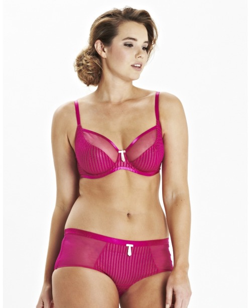 curveappealintimates:  Bree Warren for Simply Be  38 inch bust, 30 inch waist, 42 inch hips Pour Moi? Slate Amour Basque Pour Moi Ditsy Plunge Bra and Pour Moi Ditsy Shorty Pour Moi? Promise Non Padded Bra and Pour Moi Promise Shorty Gossard Retrolution