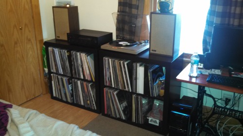 fucking-vinyl: Got a new set up today! Pioneer PL-100 Yamaha AX-400/u Advent Model 3 Speakers.  