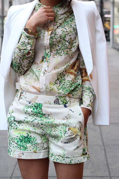 mag-nifiques:  Gold &amp; Glitter; | via Tumblr on We Heart It. http://weheartit.com/entry/69092740/via/tanya_87