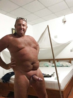 bear-tum:  mature-bears-and-other-wonders: