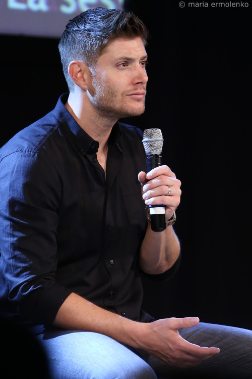 secretlytodream: The many faces of Jensen Ackles :D JIB 5, Saturday. Photos by me