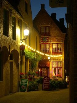 bonitavista:  Bruges, Belgium photo via devon 