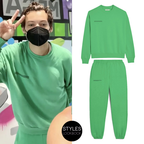 At a gym in Raleigh NC back in October, Harry was seen wearing a Pangaia 365 Signature sweatshirt an