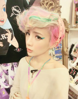 chanel-lolita:  I have that shirt in the bg :3