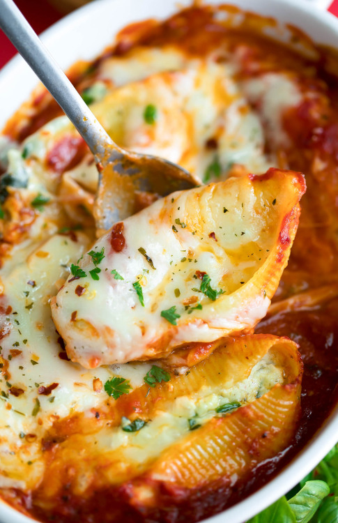 pinterestfoodie1992:cheesy spinach stuffed shells