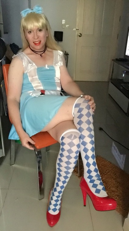 justinets: Let me be your sissy Alice Nice