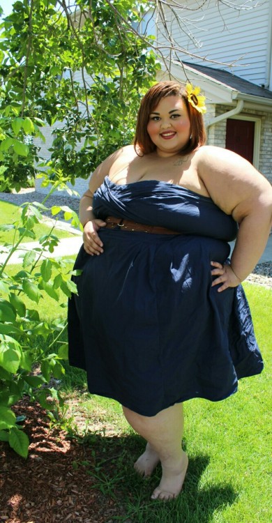 threesmorefun: ssbbwbrianna: Mini photoshoot (: No Photoshop/altering at all! So sexy