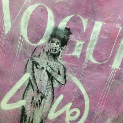 Collectors flying in from all over the world. And baby just said “…you know you love my…” Wow! #modernart #modenlove a very personal exploration of the complexities of #lust and #love and what happens when #lovestoriessuck #streetart #tmnk #vogue...