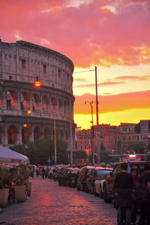 passport-life: Colosseo at sunset | Rome | Italy