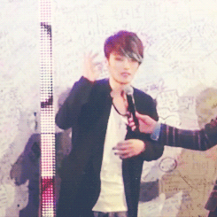 -everdeen:  Jaejoong runs away during gwiyomi  