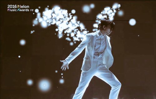 julxli: Here’s some proof to y'all unbelievers that a literal angel is walking on earth among 