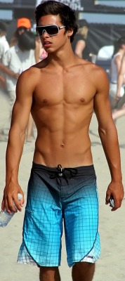 itsswimfever:  Hot smooth tanned beachboy…