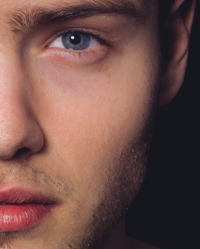 🔵 #male model#hot model#hot men#hot guys#hot#blue eyes #men with blue eyes #blue#sexy#gay