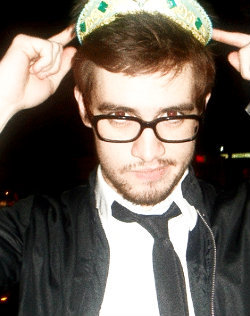 mattydaddrio-deactivated2016120:  Brendon Urie + Glasses/Sunglasses 