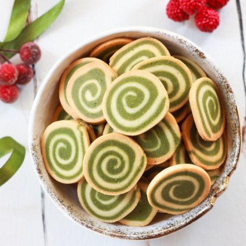 dessertgallery:Matcha Pinwheel Cookies-Your source of sweet inspirations! || Save 10%+ on Ceramic Co