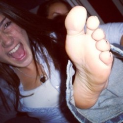 hot-girl-kalista:Foot worship 8 and foot fetishes explained