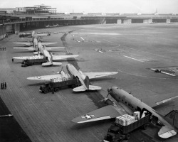 feinbild:  Tempelhof Airport - Berlin 1948