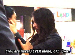 charmonizer:  Lauren talking with a fan 10.25.13 + Now that’s how being a role model is done. 