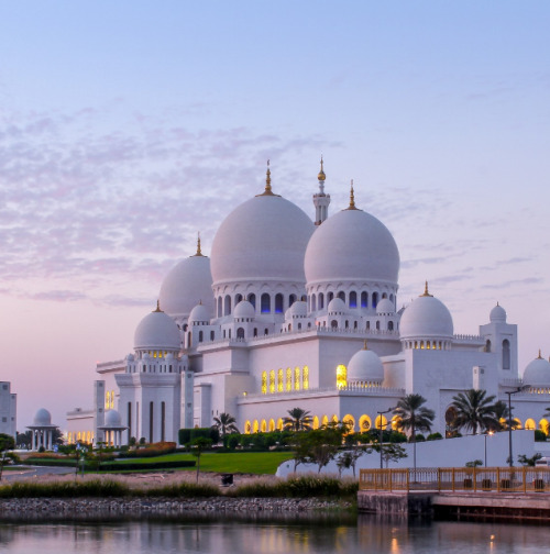 dubainian:Sheikh Zayed Grand Mosque, Abu Dhabi, UAE | via