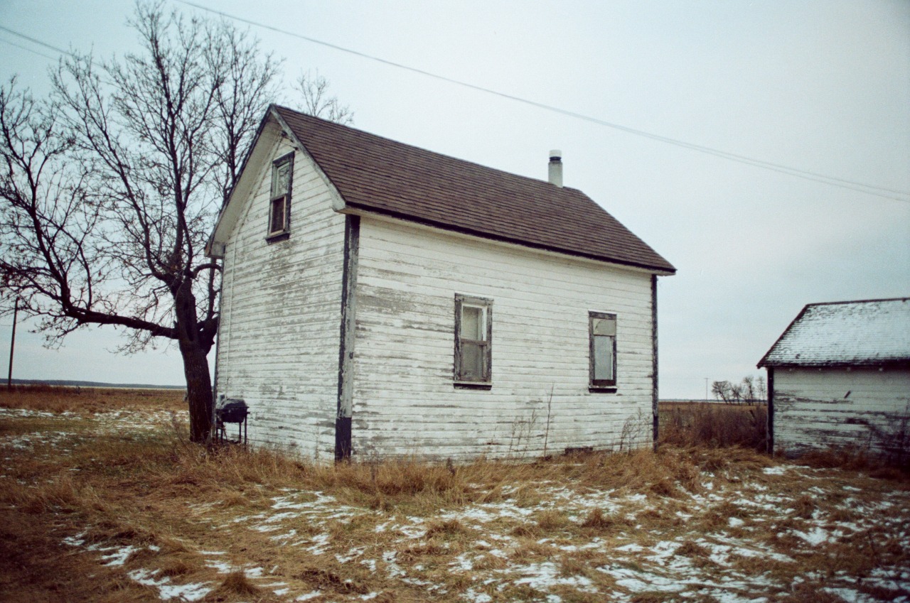 goldenprairies: abandoned house beside rat river