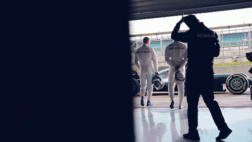 electric-arc:Behind-the-Scenes Footage from a 2018 PETRONAS Commercial | x